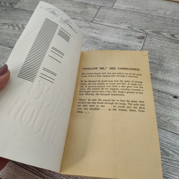 Silver Sundown by Marteen Dee Graham 1982 Dell First Printing‎ Paperback Romance - Picture 2 of 11